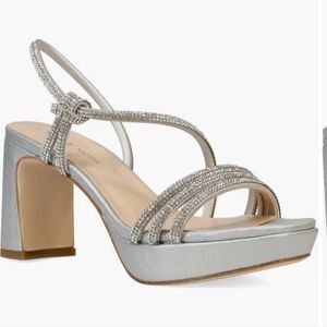 NIB Pelle Moda Darine Silver Rhinestone Slingback Platform Heels Sandals, 7.5